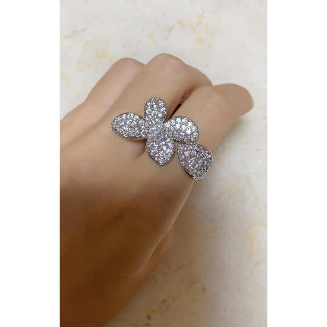 STAR JEWELRY(スタージュエリー)の❤︎新品未使用❤︎ ジルコニア リング キラキラ お花　フラワー レディースのアクセサリー(リング(指輪))の商品写真