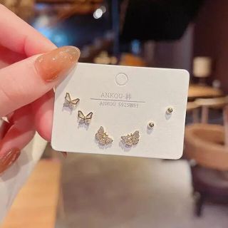 セットピアス　蝶　ゴールド　値下げ中！(ピアス)