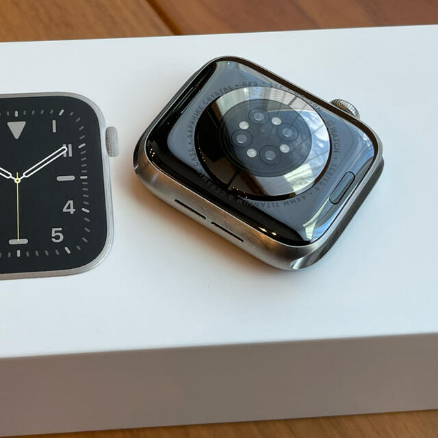 Apple Watch(アップルウォッチ)のApple Watch Edition 6 チタニウム 44mm本体 メンズの時計(腕時計(デジタル))の商品写真