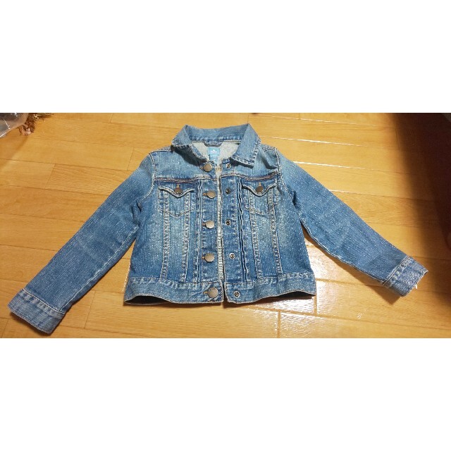 babyGAP(ベビーギャップ)のジージャン デニムジャケット キッズ/ベビー/マタニティのキッズ服女の子用(90cm~)(ジャケット/上着)の商品写真