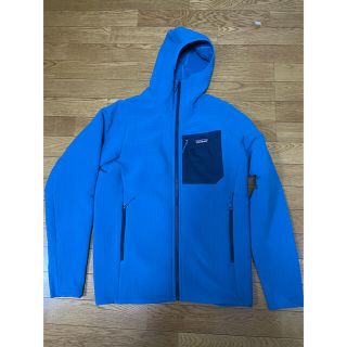 パタゴニア(patagonia)のパタゴニア メンズ・R2テックフェイス・フーディ Mサイズ(登山用品)