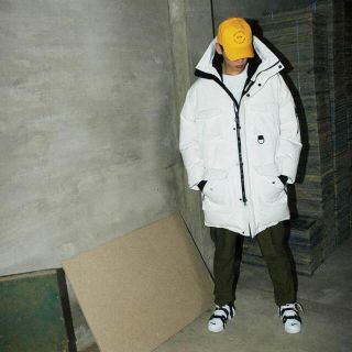 オフホワイト(OFF-WHITE)のWWWM ダウンコート　白　国内6店舗限定(ダウンジャケット)