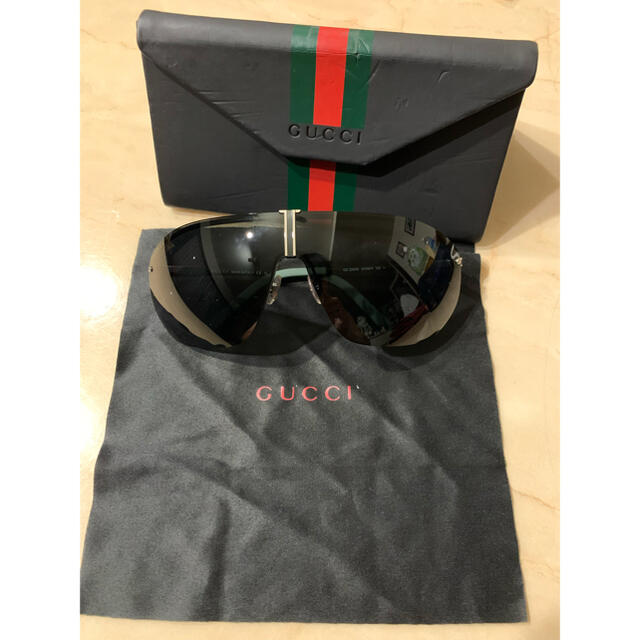 Gucci GG2201 / SシルバーWXNP9の通販 by ヒゲパンダ's shop｜グッチならラクマ - GUCCI グッチサングラス 2022春夏