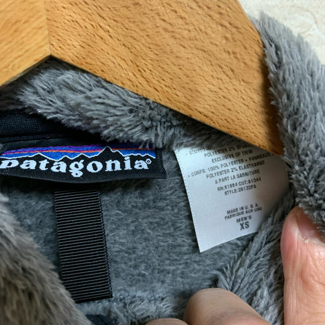 patagonia(パタゴニア)のPatagonia R2 フリース ボア ジャケット グレー ブラック 黒 古着 メンズのジャケット/アウター(ブルゾン)の商品写真