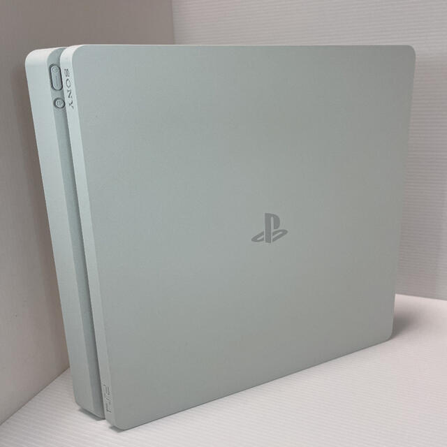 PlayStation4(プレイステーション4)のSONY PS4 本体 CUH-2200B グレイシャー・ホワイト エンタメ/ホビーのゲームソフト/ゲーム機本体(家庭用ゲーム機本体)の商品写真