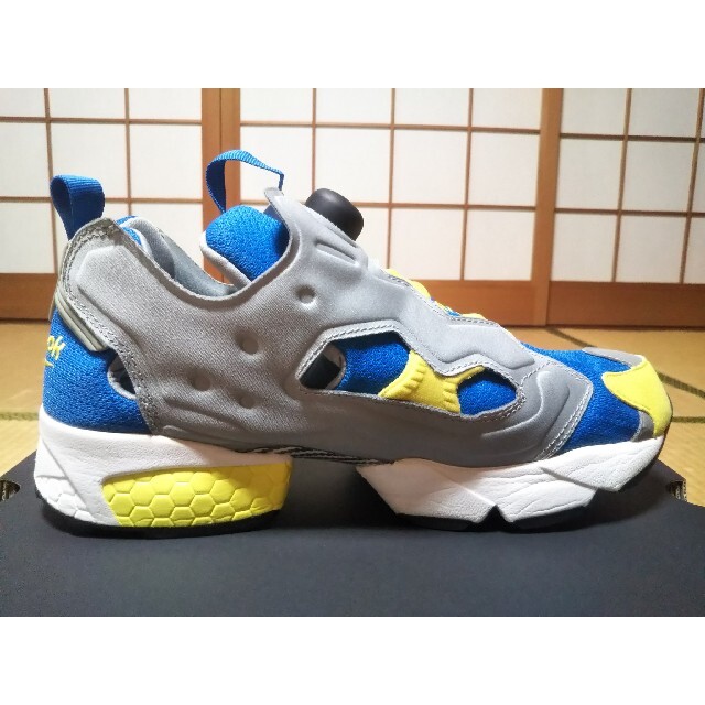 Reebok(リーボック)のREEBOK INSTA PUMP FURY OG Y2K 25cm メンズの靴/シューズ(スニーカー)の商品写真