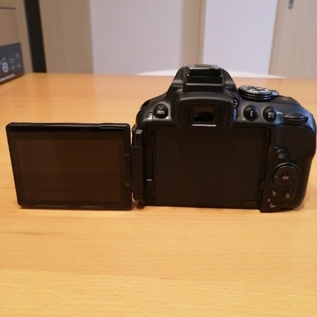 Nikon  DXフォーマットデジタル一眼レフカメラ D5300 ダブルズームキ20150226代表カラー