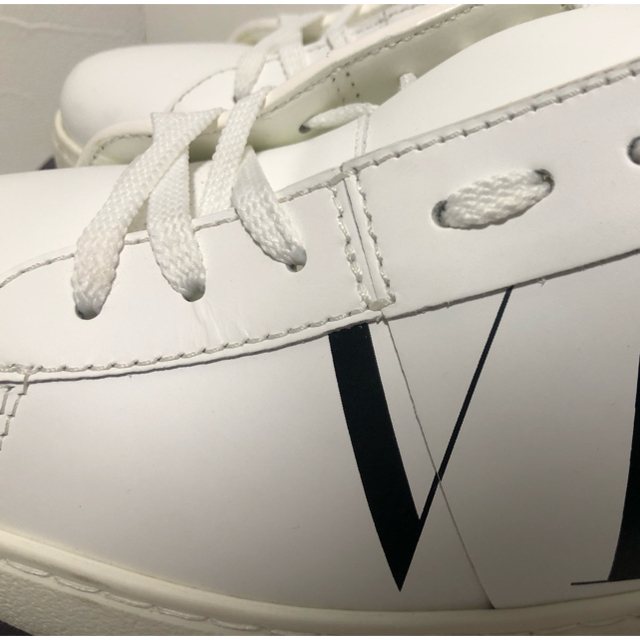 VALENTINO(ヴァレンティノ)の valentino スニーカー メンズの靴/シューズ(スニーカー)の商品写真