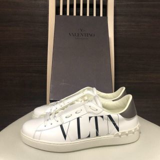 ヴァレンティノ(VALENTINO)の valentino スニーカー(スニーカー)