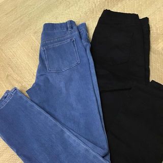 ユニクロ(UNIQLO)のスキニーデニム　　130  UNIQLO  ブラック(パンツ/スパッツ)