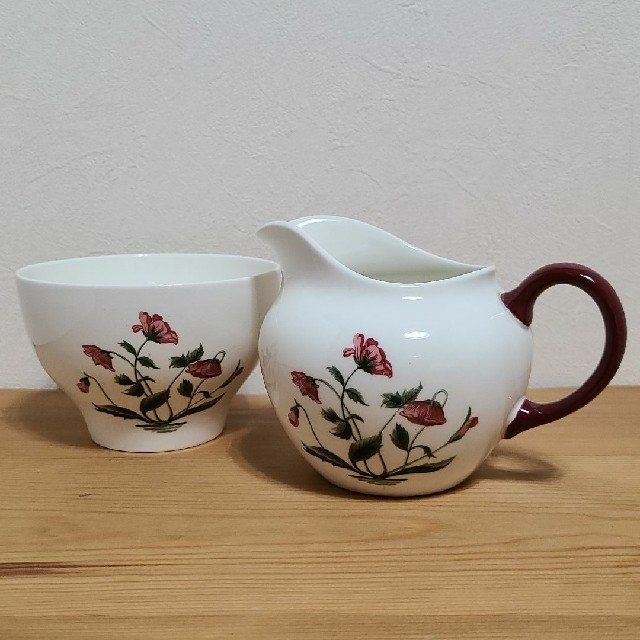 WEDGWOOD(ウェッジウッド)の廃盤 ウェッジウッド メイフィールド(ルビー)  クリーマー&ボウル(大) インテリア/住まい/日用品のキッチン/食器(テーブル用品)の商品写真