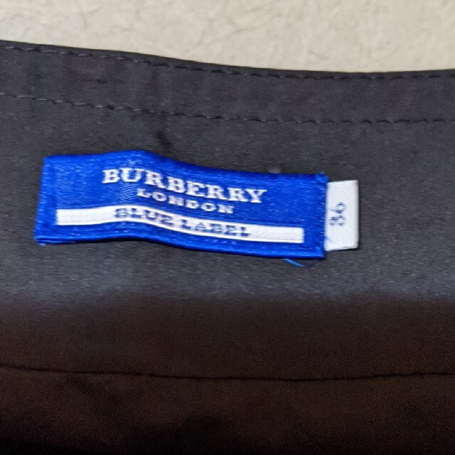 BURBERRY(バーバリー)のBURBERRY　シャカシャカのスカート レディースのスカート(ミニスカート)の商品写真