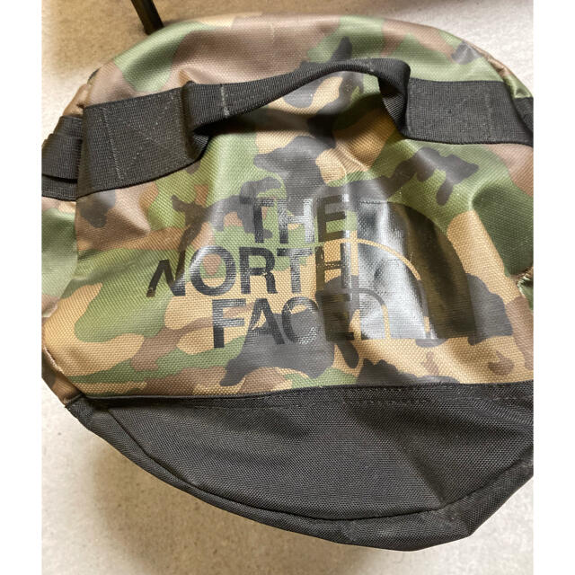 THE NORTH FACE(ザノースフェイス)のTHE NORTH FACE ダッフルバッグ 迷彩　XS 31Ｌ メンズのバッグ(ボストンバッグ)の商品写真