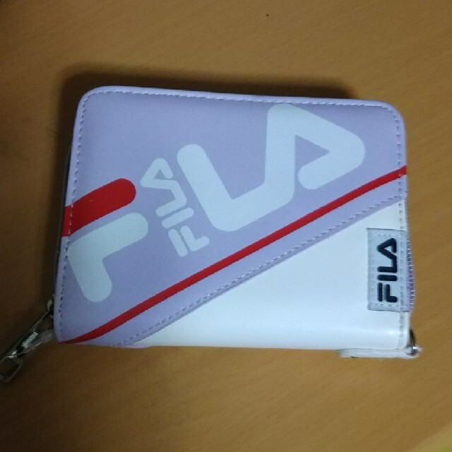 FILA(フィラ)の最終値下げ💗新品・未使用☆FILAアレンジロゴ二つ折り財布 メンズのファッション小物(折り財布)の商品写真