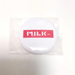 ミルクフェド(MILKFED.)の【新品】MILK FED. 缶バッジ(ブローチ/コサージュ)
