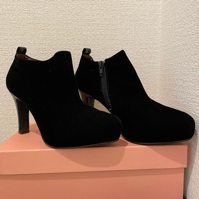 【sentore amaranto】アンクルベルトブーティー レディースの靴/シューズ(ブーティ)の商品写真