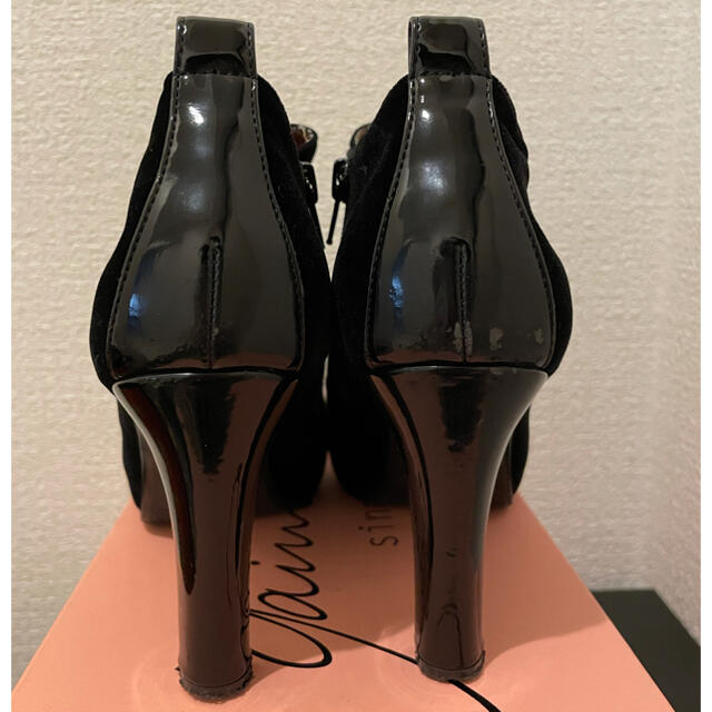 【sentore amaranto】アンクルベルトブーティー レディースの靴/シューズ(ブーティ)の商品写真