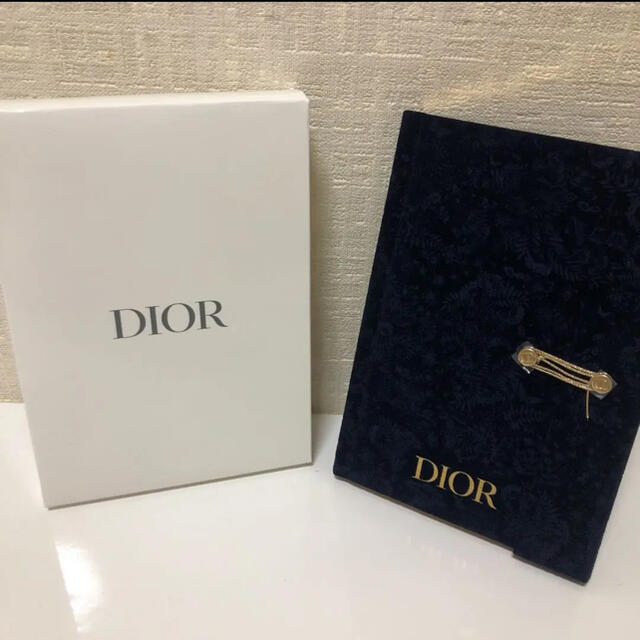 Dior(ディオール)のR様専用 Dior ノベルティ　手帳　新品未使用 エンタメ/ホビーのコレクション(ノベルティグッズ)の商品写真