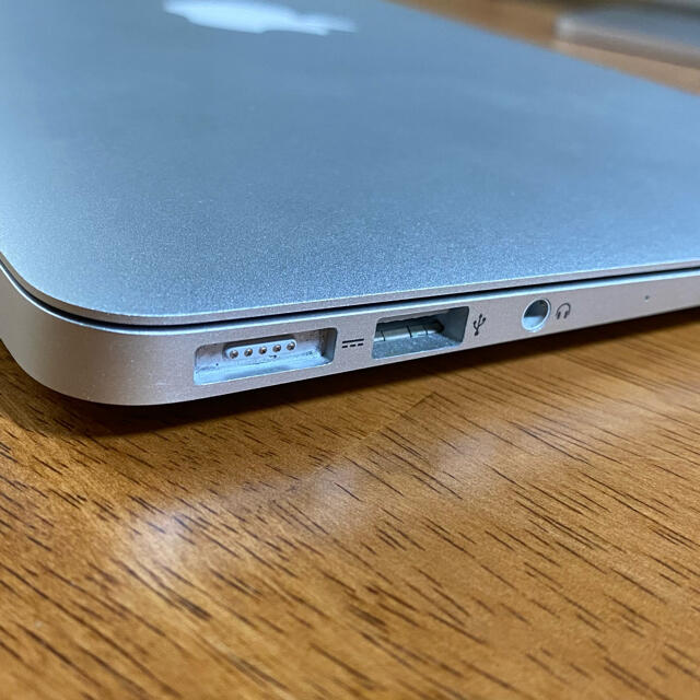 Apple(アップル)の【ジャンク】MacBook Air MD711J/A Corei5 スマホ/家電/カメラのPC/タブレット(ノートPC)の商品写真