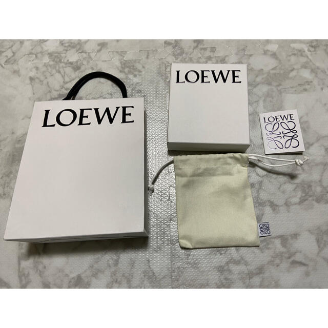 LOEWE(ロエベ)のLOEWE ロエベ　ろえべ　空箱　ショッピングバッグ レディースのバッグ(ショップ袋)の商品写真