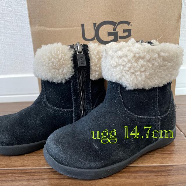 UGG(アグ)のugg アグ　キッズ　ブーツ　ムートン　14.7㌢ キッズ/ベビー/マタニティのキッズ靴/シューズ(15cm~)(ブーツ)の商品写真