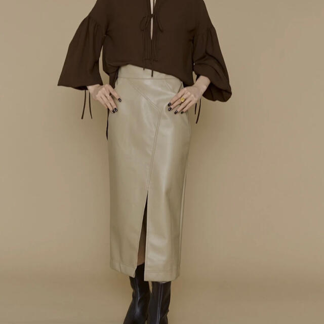 新品♡L’or ロル かじまり Eco-leather Pencil Skirt