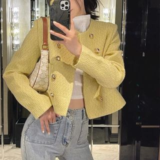 ザラ(ZARA)のシャネル風ジャケット(ライダースジャケット)