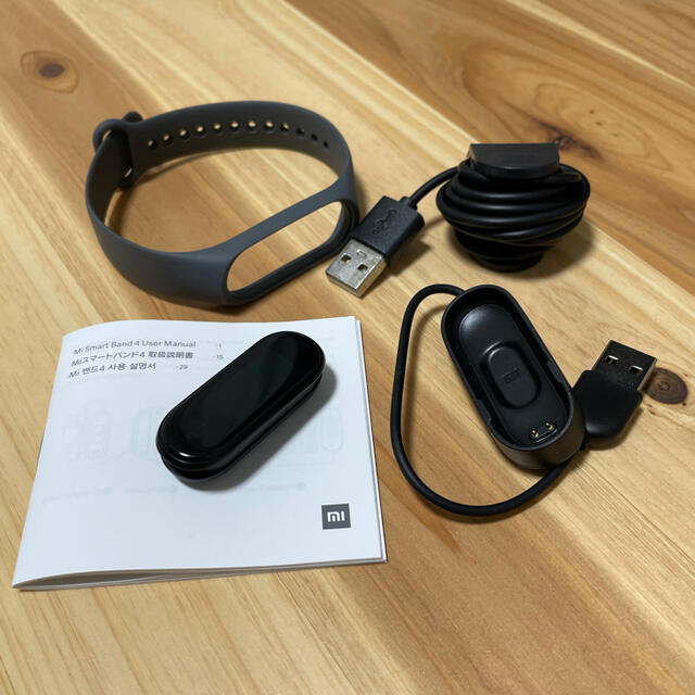 Xiaomi Mi Band 4 活動量計　(スマートウォッチ) メンズの時計(腕時計(デジタル))の商品写真