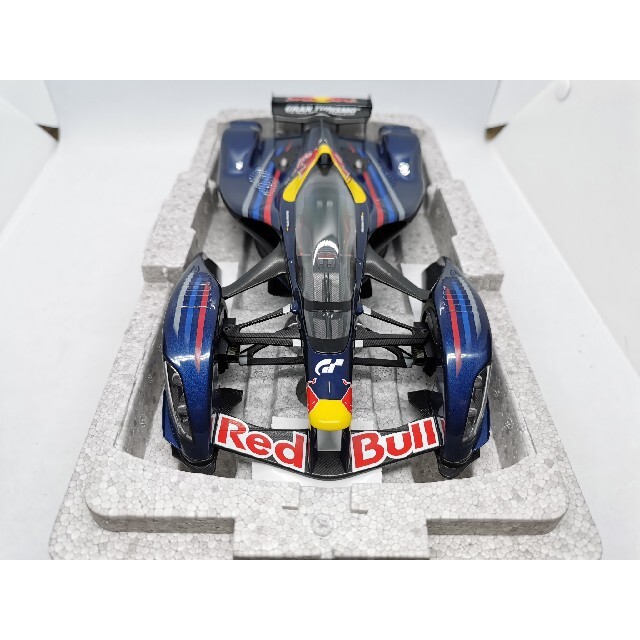 AutoArt オートアート 1/18 Redbull X2010 プロトタイプ 黒