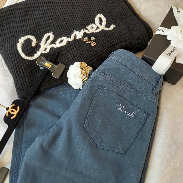 CHANEL(シャネル)のご専用♥️シャネルデニムパンツ　未使用正規品♥️ レディースのパンツ(デニム/ジーンズ)の商品写真