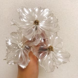 ヴェラウォン(Vera Wang)のアメリカンフラワー　ヘッドパーツ　花　パール　ゴールド(ヘッドドレス/ドレス)