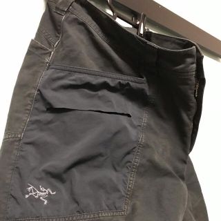 アークテリクス(ARC'TERYX)のアークテリクス　クライミングパンツ　メンズM  ブラック　(ワークパンツ/カーゴパンツ)