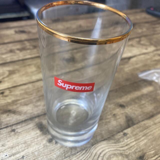 Supreme(シュプリーム)の【最安値】supreme グラス　おまけ付き インテリア/住まい/日用品のキッチン/食器(グラス/カップ)の商品写真