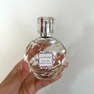 ジルバイジルスチュアート(JILL by JILLSTUART)のJILLSTUART ホワイトフローラル50ml(香水(女性用))