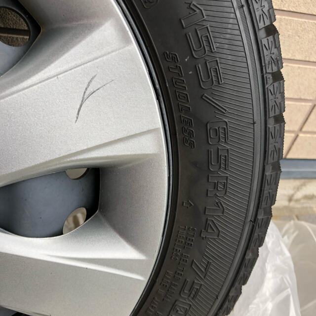 Goodyear(グッドイヤー)の軽自動車用中古スタッドレスタイヤ＋スチールホイール4本SET 自動車/バイクの自動車(タイヤ・ホイールセット)の商品写真