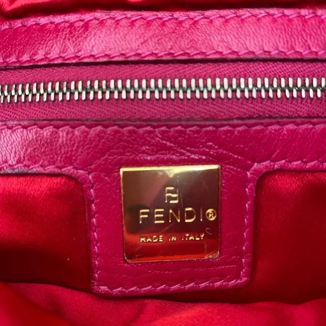 FENDI(フェンディ)のFENDI マンマバケットピンクスエード レディースのバッグ(ハンドバッグ)の商品写真