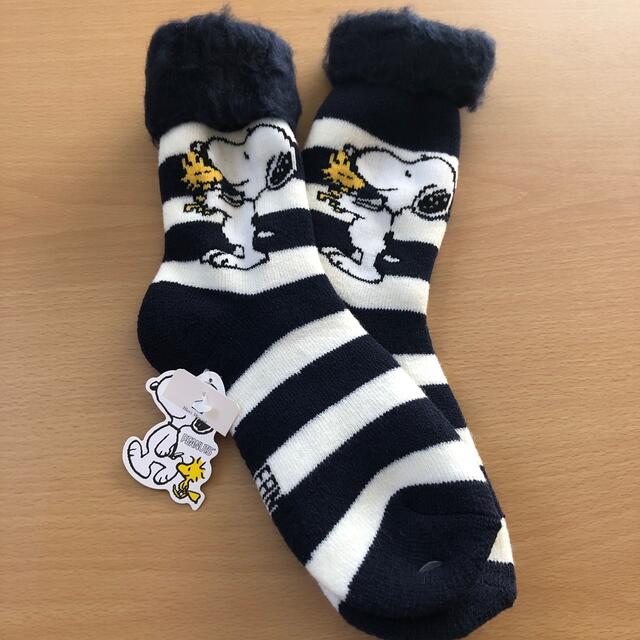 SNOOPY(スヌーピー)のゆうママ様専用　スヌーピー靴下　黒ストライプ レディースのレッグウェア(ソックス)の商品写真