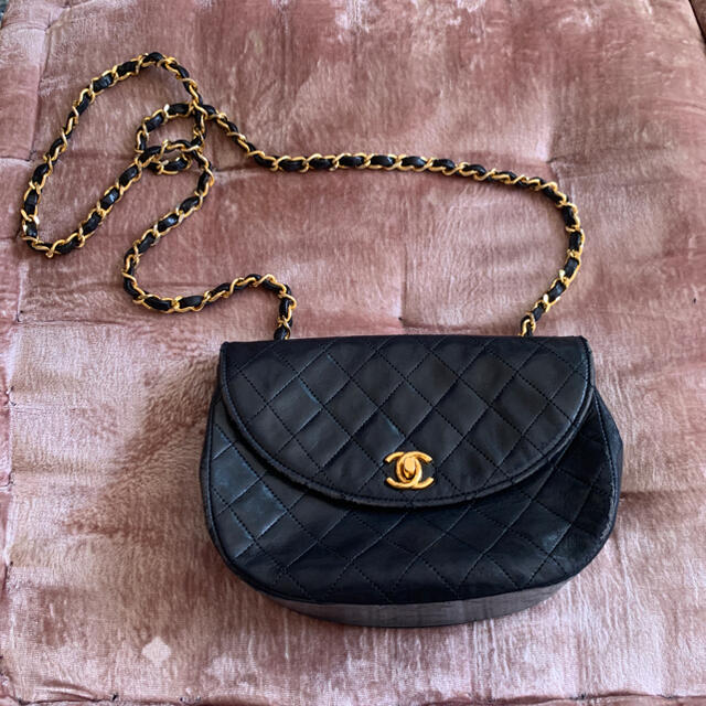 chanel vintage round マトラッセ