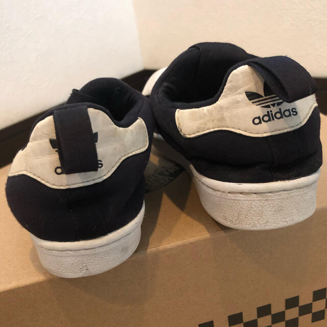 adidas(アディダス)のアディダス　スニーカー　スリッポン　21 キッズ/ベビー/マタニティのキッズ靴/シューズ(15cm~)(スリッポン)の商品写真