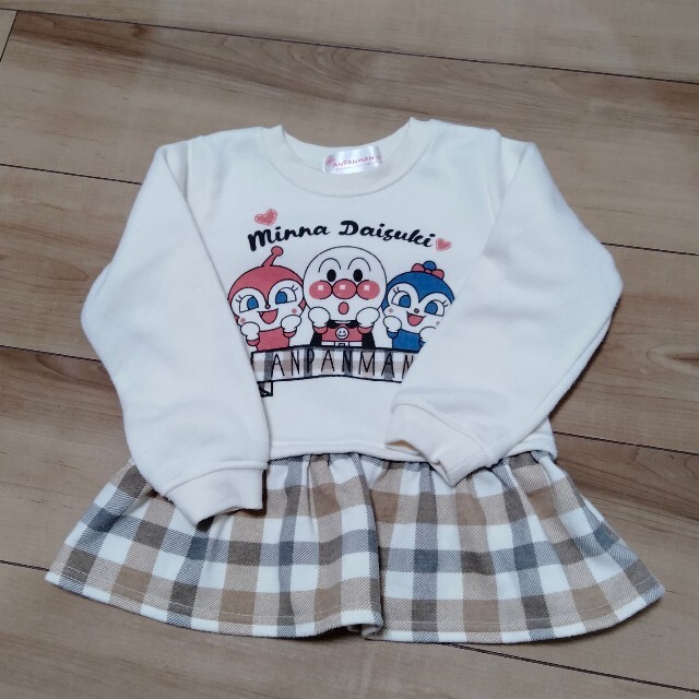 ミーナ様　アンパンマンパジャマとトレーナーセット　 キッズ/ベビー/マタニティのキッズ服男の子用(90cm~)(パジャマ)の商品写真