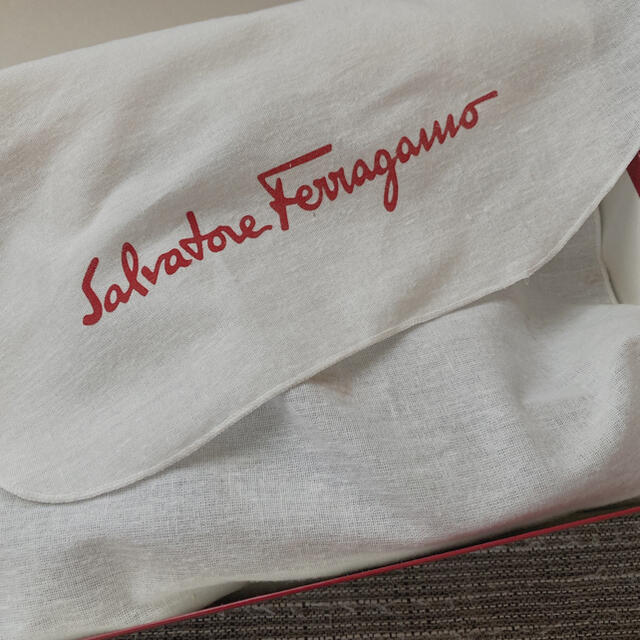 Salvatore Ferragamo(サルヴァトーレフェラガモ)のty様専用　新品未使用　サルバトーレフェラガモ　8 1/2 メンズの靴/シューズ(ドレス/ビジネス)の商品写真