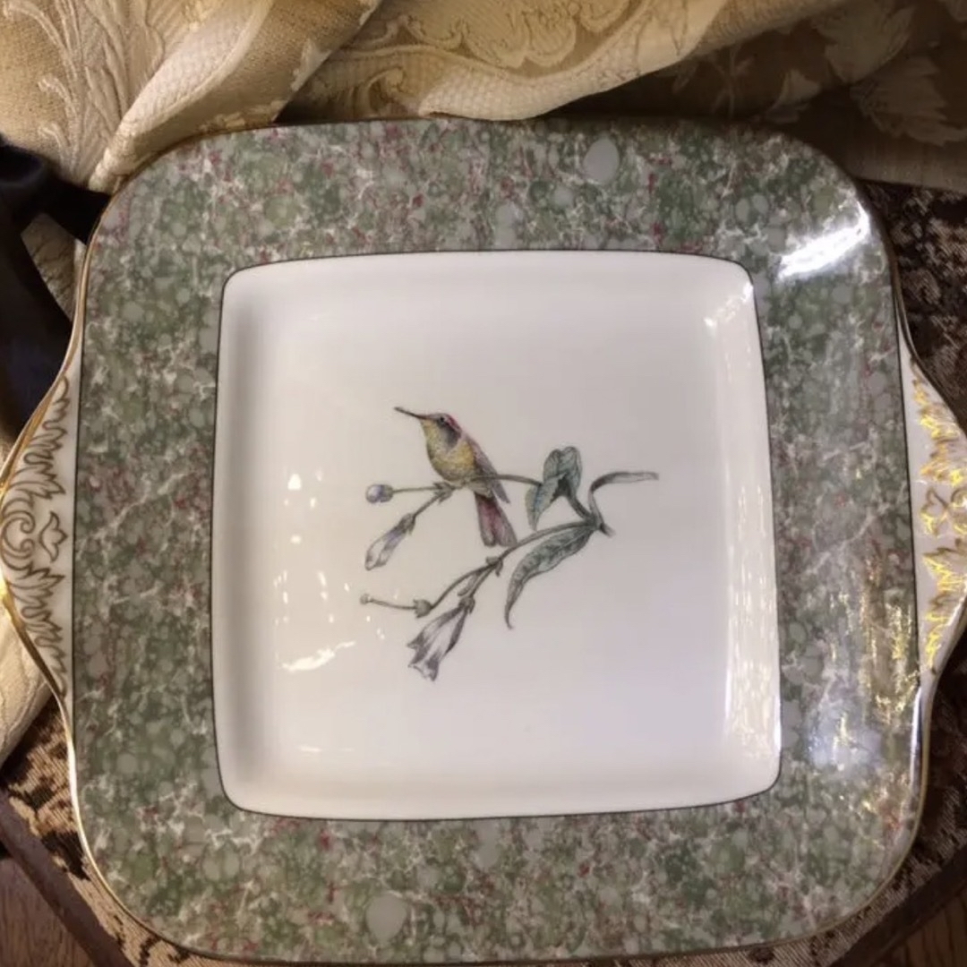 WEDGWOOD(ウェッジウッド)の英国製 【黒壺】wedgwood  【Humming Birds】 スクエア インテリア/住まい/日用品のキッチン/食器(食器)の商品写真