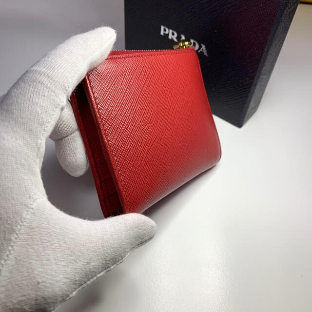 PRADA(プラダ)のPRADA プラダ　折り財布　サフィアーノ　レッド レディースのファッション小物(財布)の商品写真