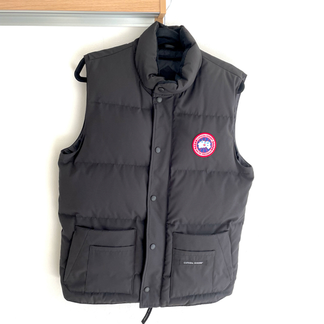 CANADA GOOSE(カナダグース)のカナダグース　ダウンベスト メンズのジャケット/アウター(ダウンベスト)の商品写真