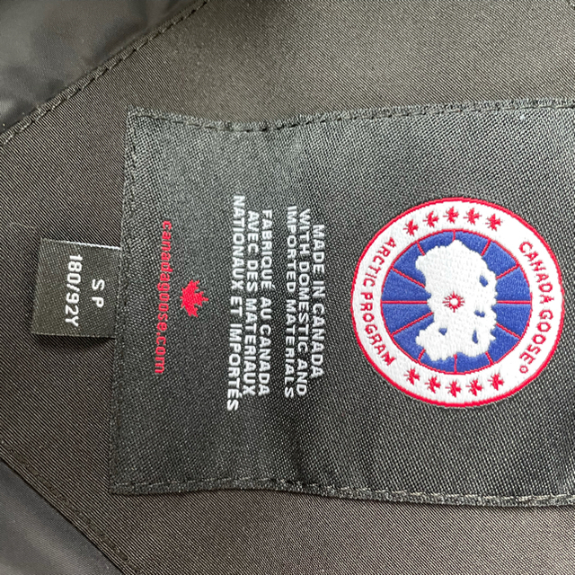 CANADA GOOSE(カナダグース)のカナダグース　ダウンベスト メンズのジャケット/アウター(ダウンベスト)の商品写真