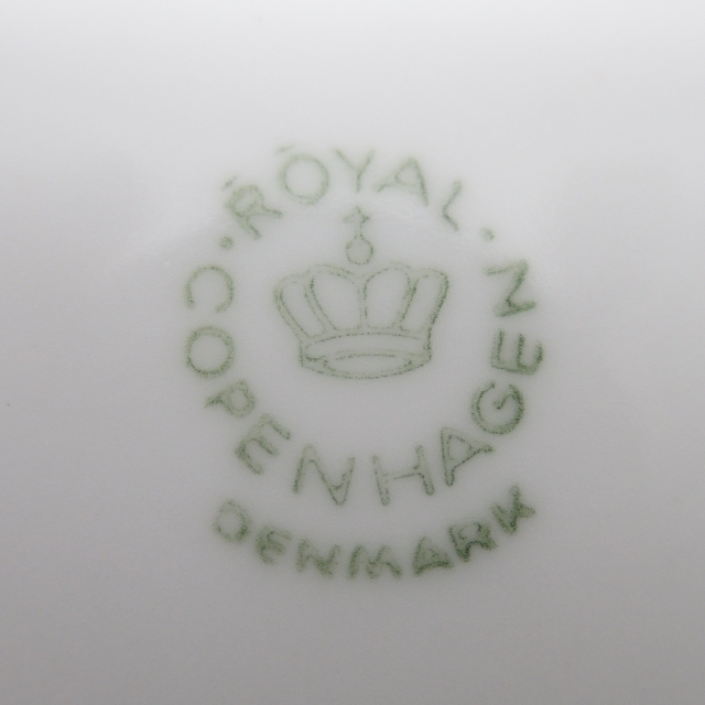 ROYAL COPENHAGEN(ロイヤルコペンハーゲン)のロイヤルコペンハーゲン ブルーフルーテッド フルレース 25cm ケーキ皿 食器 インテリア/住まい/日用品のキッチン/食器(食器)の商品写真