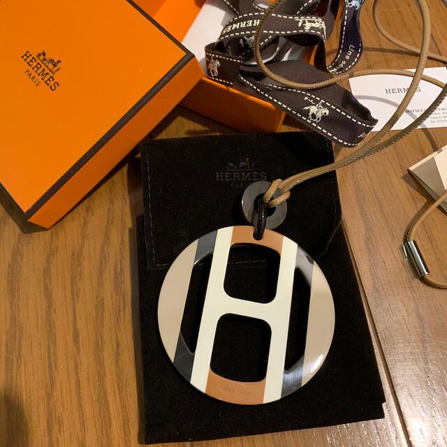 未使用 HERMES Hエキップ ピアス サブレ バッファローホーン セリエ