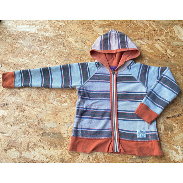 JUNK STORE(ジャンクストアー)のJUNK STORE  リバーシブルパーカー　130 キッズ/ベビー/マタニティのキッズ服男の子用(90cm~)(ジャケット/上着)の商品写真