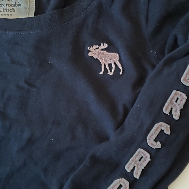 Abercrombie&Fitch(アバクロンビーアンドフィッチ)のアバクロ　ロングTシャツ　Sサイズ レディースのトップス(Tシャツ(長袖/七分))の商品写真