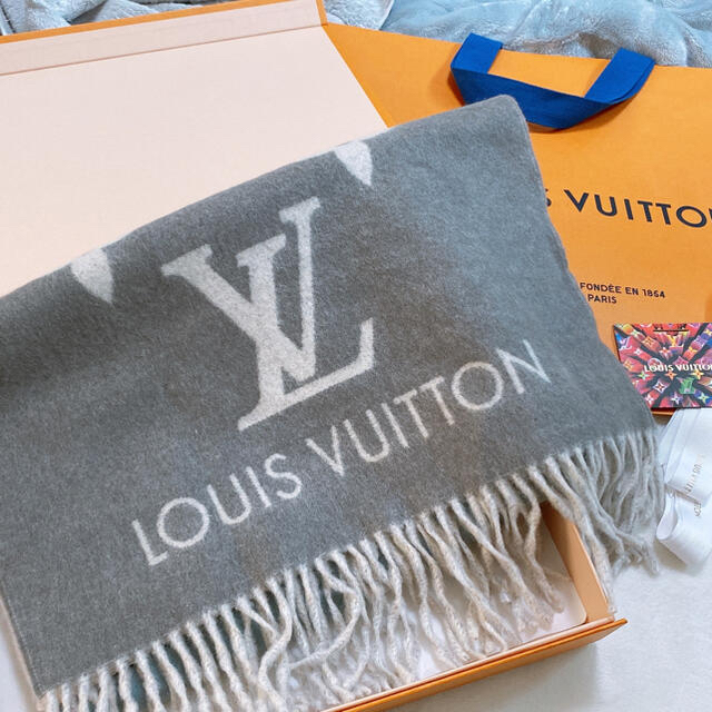 LOUIS VUITTON(ルイヴィトン)のルイヴィトン  マフラー  美品　値下げ中！ レディースのファッション小物(マフラー/ショール)の商品写真